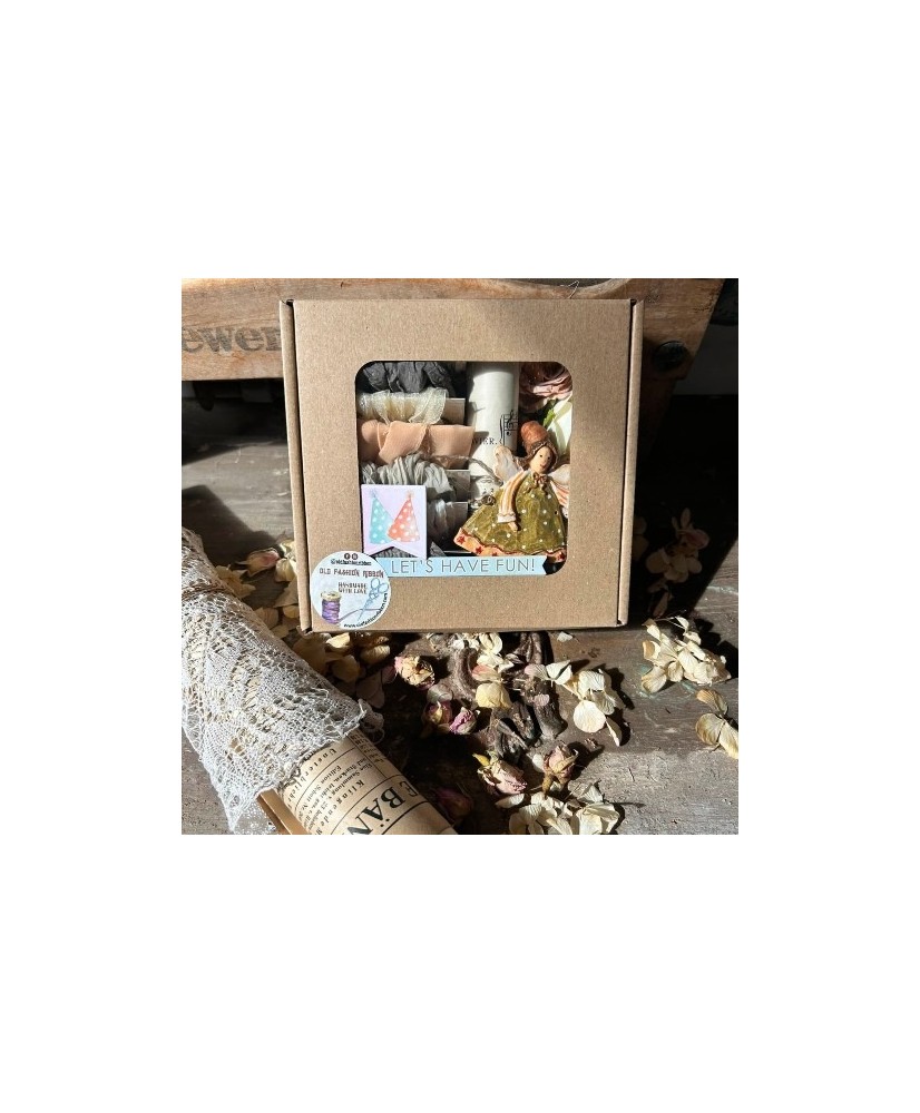 Vintage NATURE COLOUR Crinkle Ribbon Box